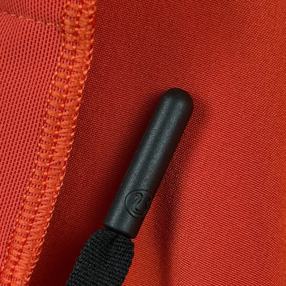 lululemon athletica small mark